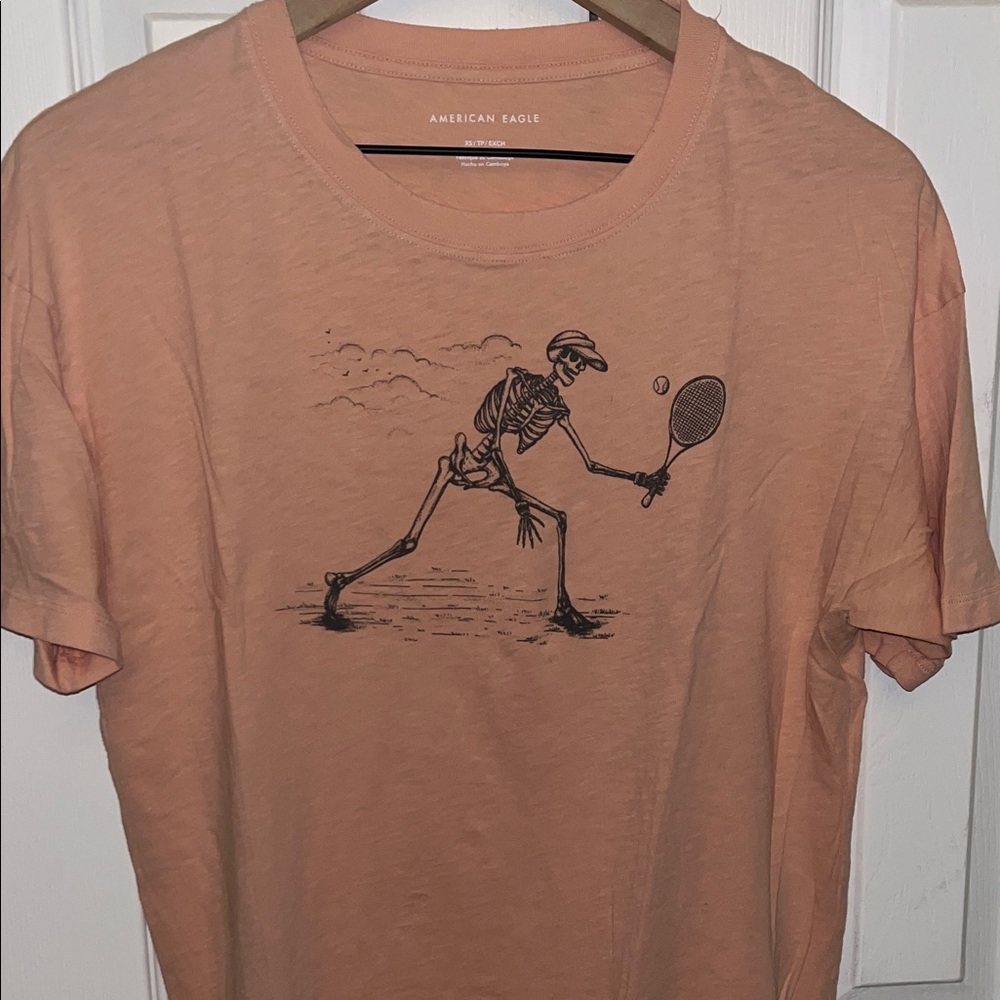 American Eagle Outfitters Peach Skeleton XS Graphic t-shirt